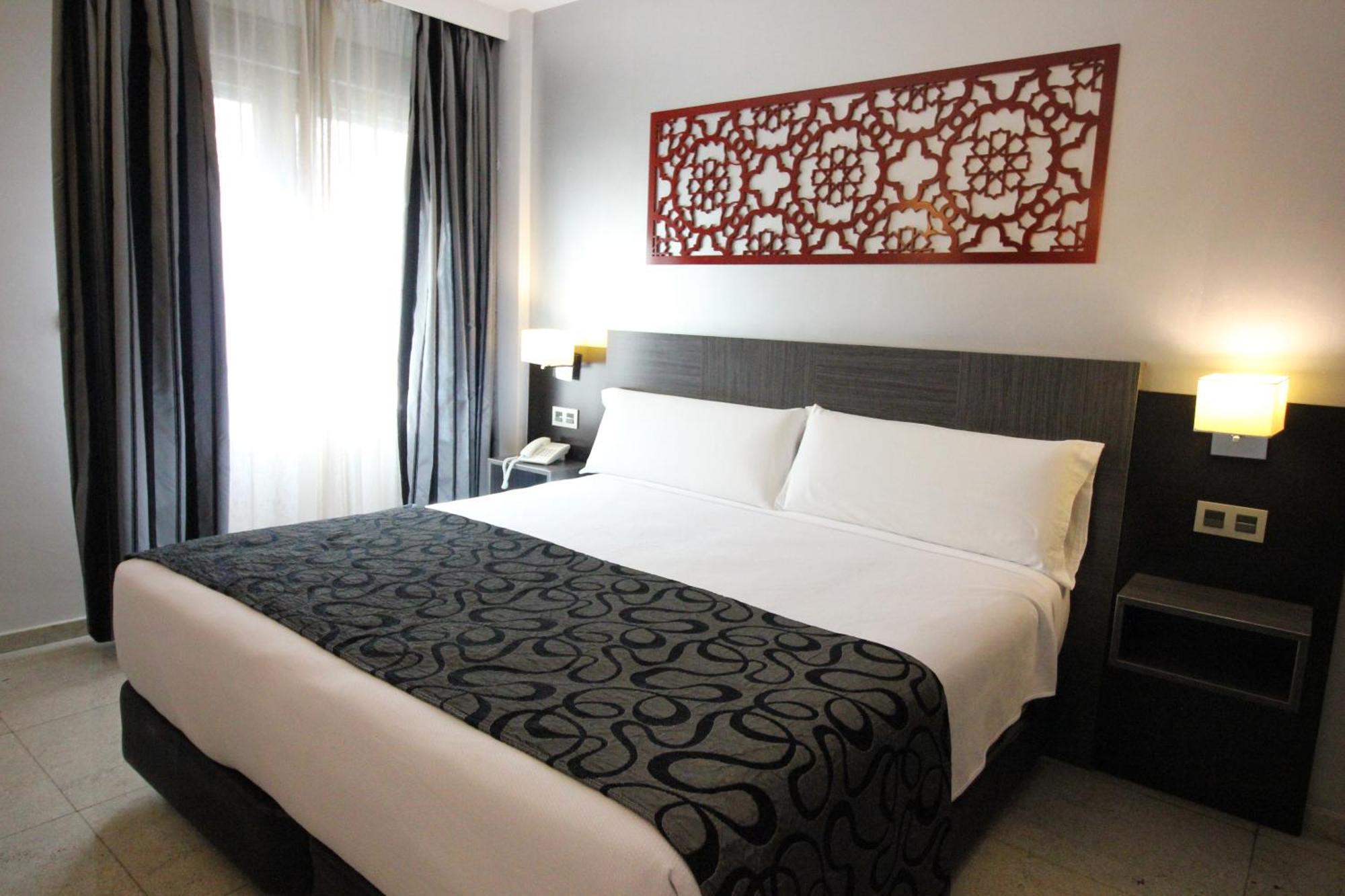 Hotel Venecia Sevilla Kültér fotó